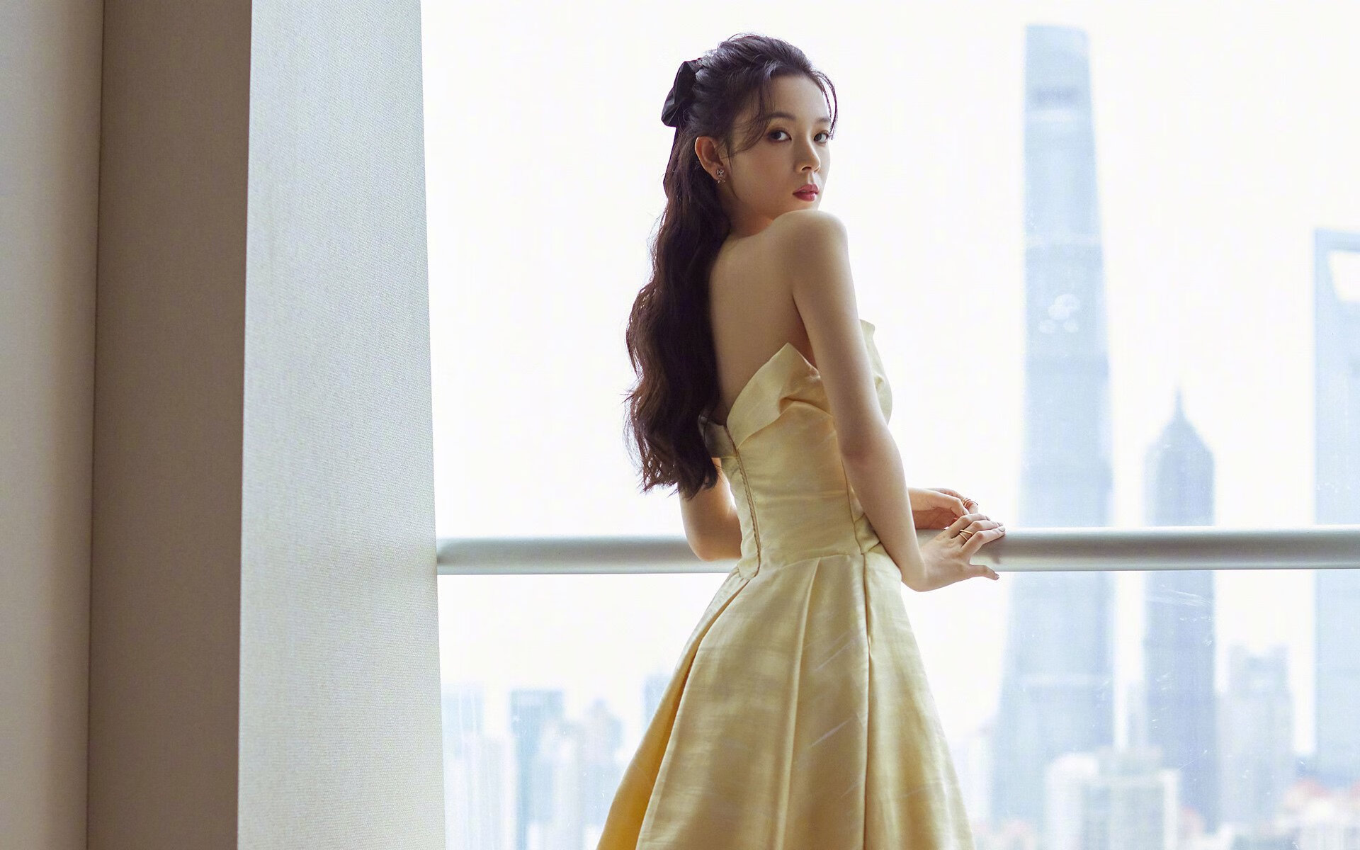 德甲主场氛围火爆，球迷投入热情高涨，德甲所有队伍