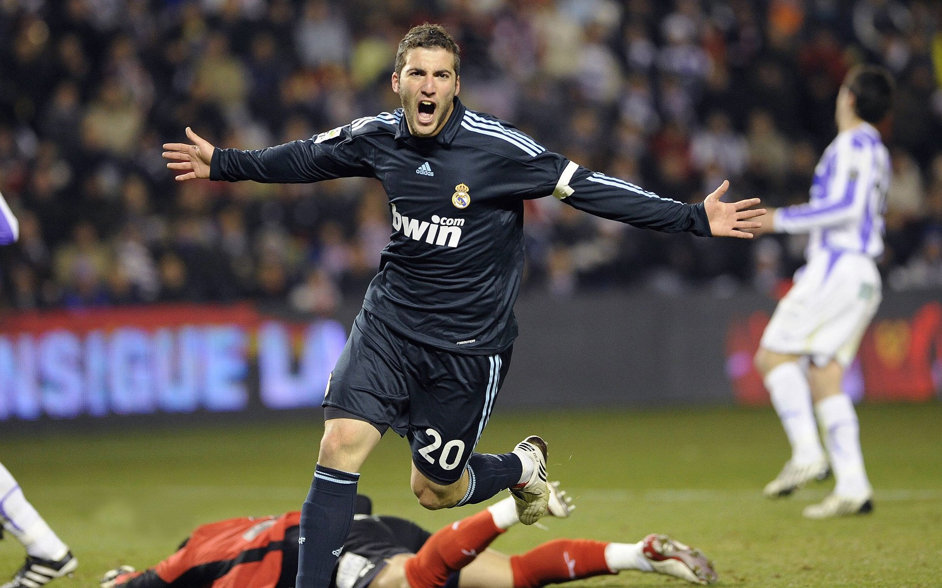 澳大利亚联赛季后赛，悉尼队与墨尔本队激烈争夺冠军，悉尼fc墨尔本胜利预测